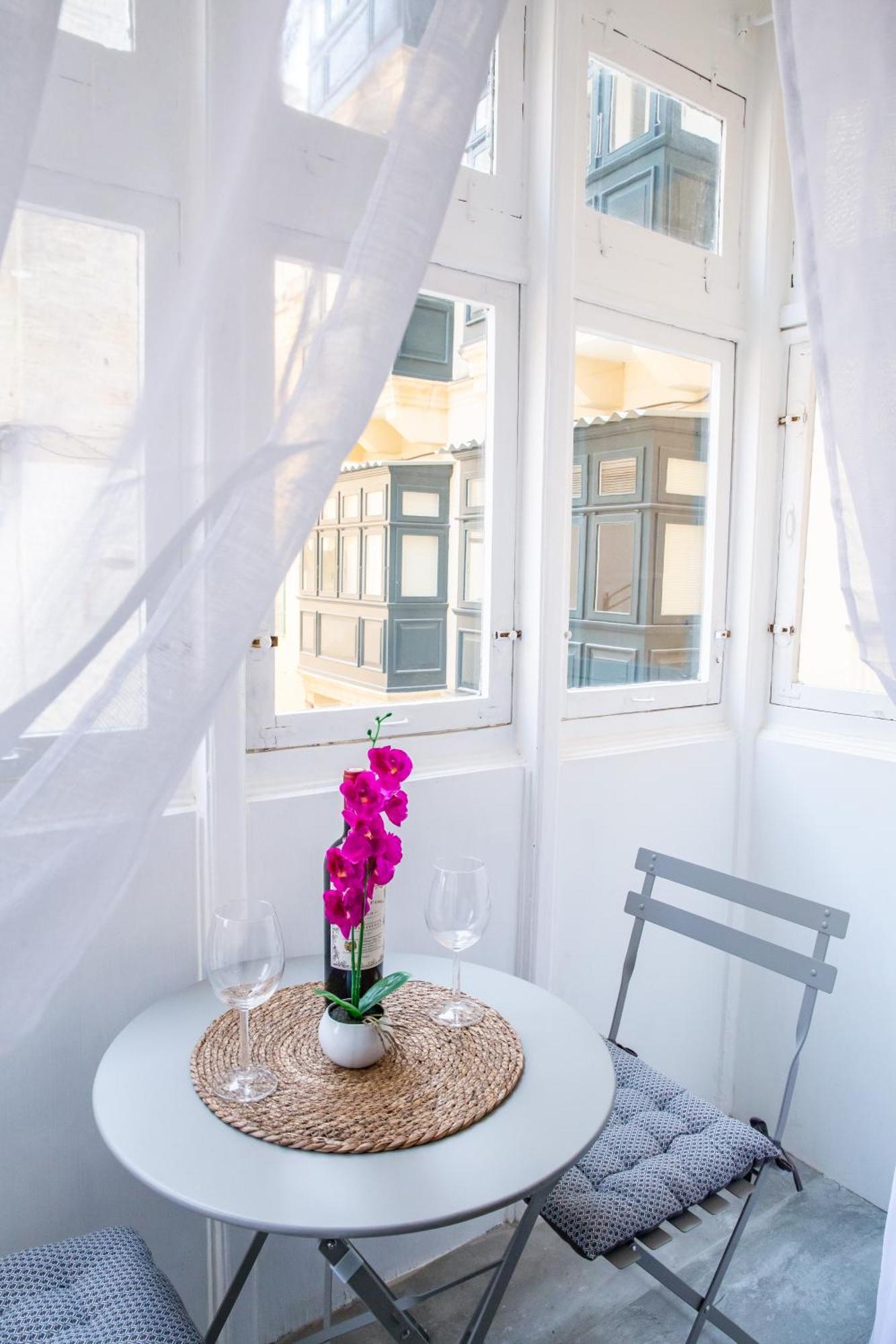 Valletta Waterfront 2 Beds Flat By Arcobnb Il-Furjana Exterior photo